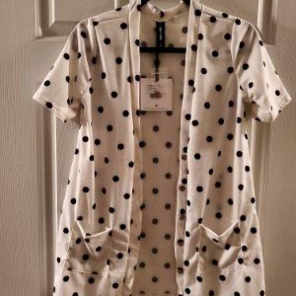 AGNES AND DORA FAVORITE CARDI XS NWT IVORY BLACK